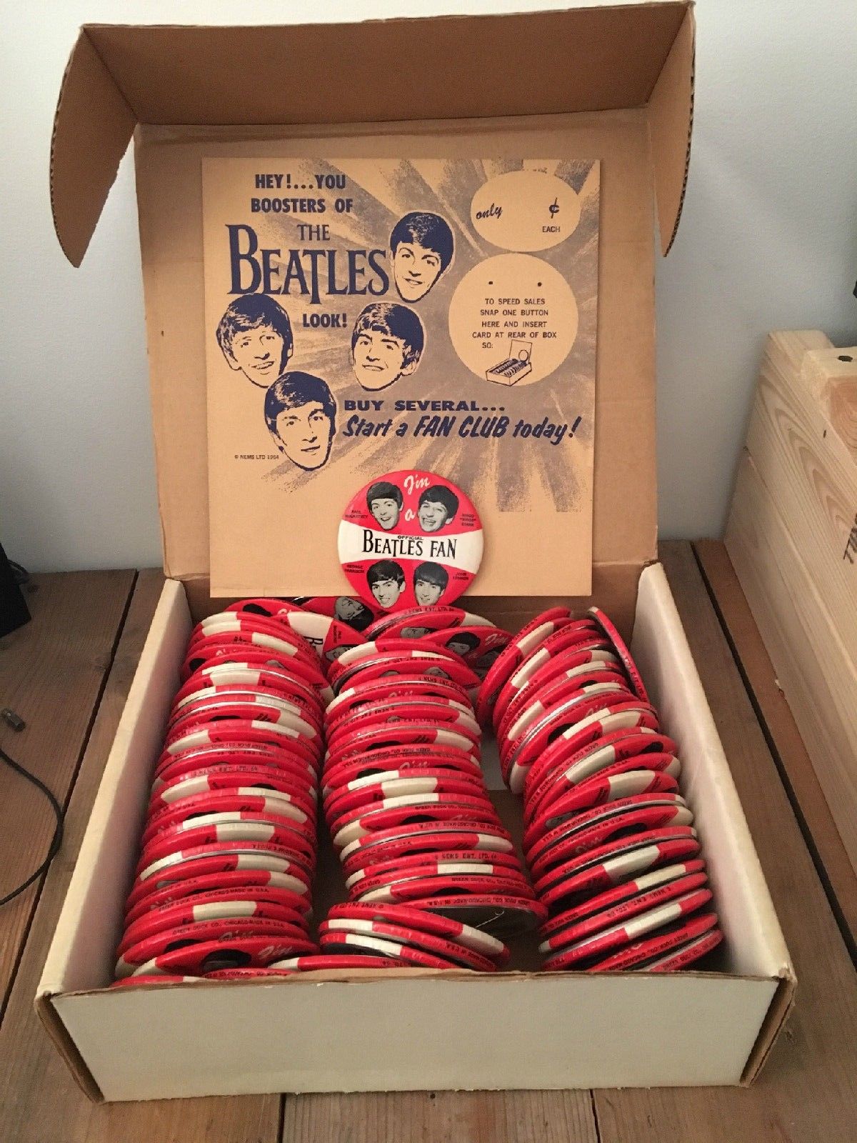 Badge ‘Official Beatles Fan’ Green Duck Display Box USA